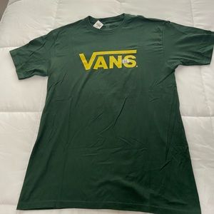 NWT! Forrest great and yellow men’s Vans shirt